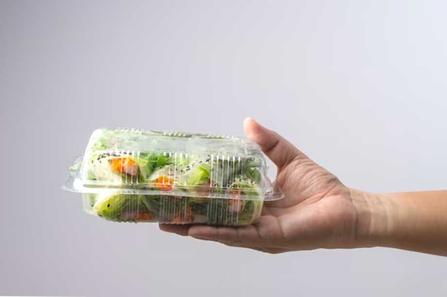 Envases de plástico transparentes con tapa